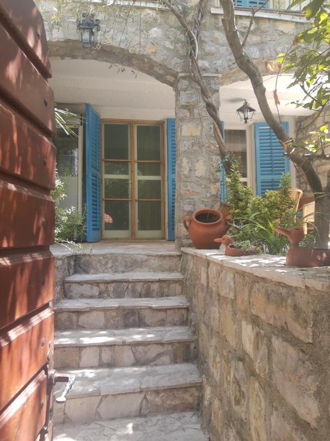Sea-Side Old Stone Villa With A Private Garden Budva Bagian luar foto