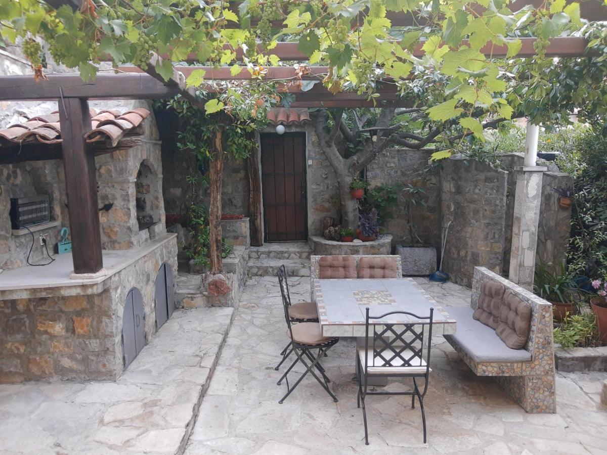 Sea-Side Old Stone Villa With A Private Garden Budva Bagian luar foto