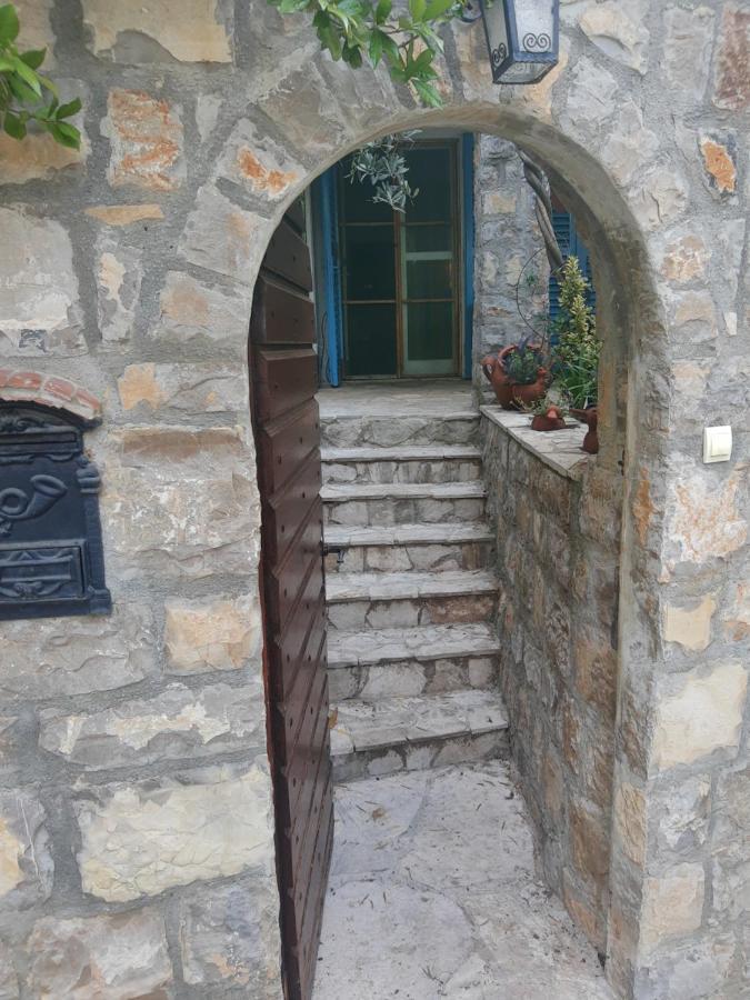 Sea-Side Old Stone Villa With A Private Garden Budva Bagian luar foto