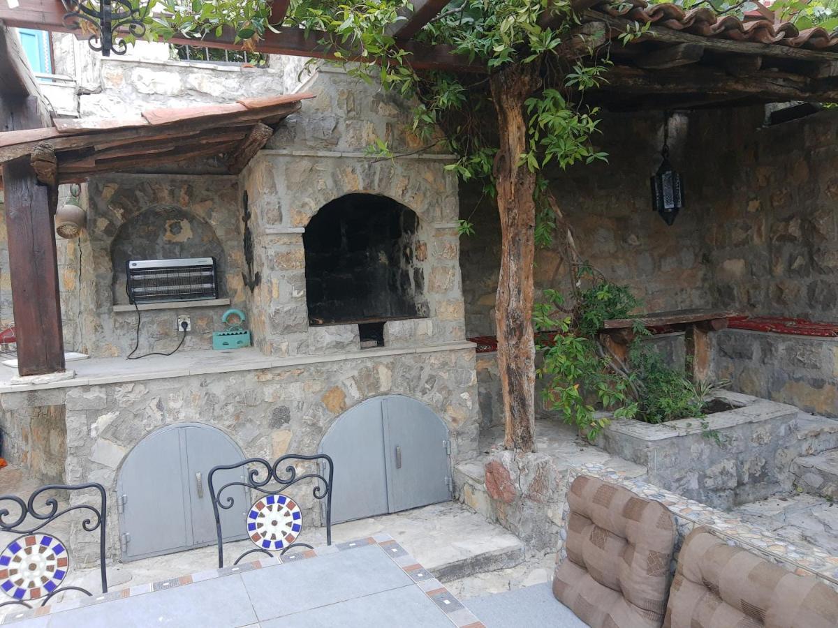 Sea-Side Old Stone Villa With A Private Garden Budva Bagian luar foto