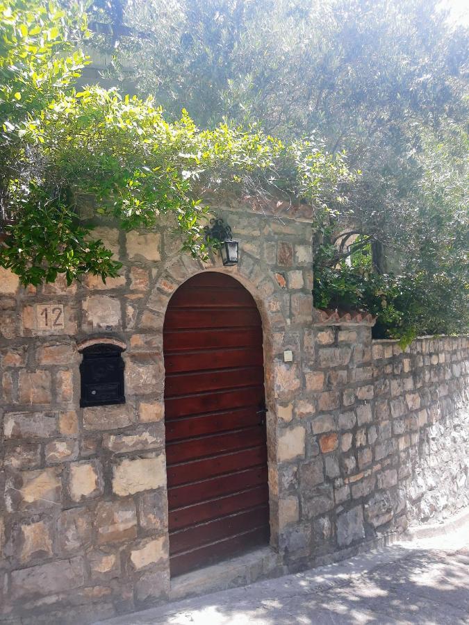 Sea-Side Old Stone Villa With A Private Garden Budva Bagian luar foto