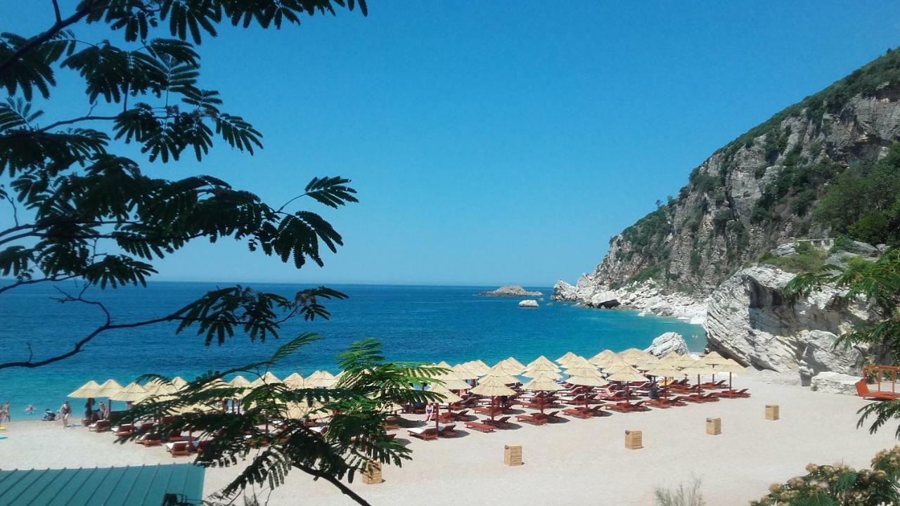 Sea-Side Old Stone Villa With A Private Garden Budva Bagian luar foto