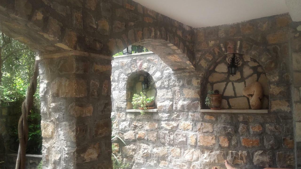 Sea-Side Old Stone Villa With A Private Garden Budva Bagian luar foto