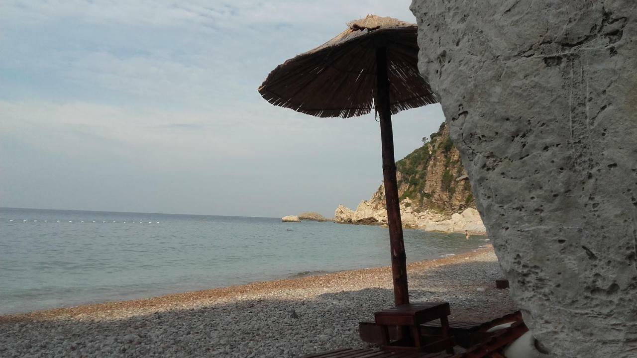 Sea-Side Old Stone Villa With A Private Garden Budva Bagian luar foto