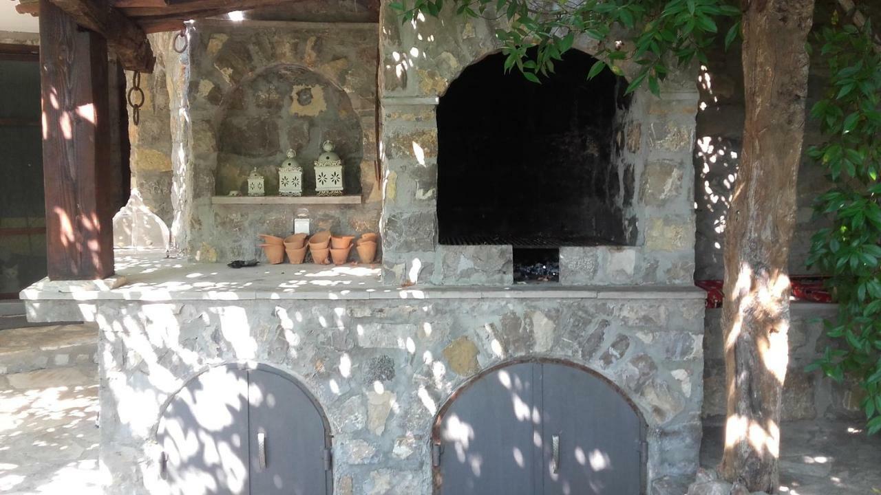 Sea-Side Old Stone Villa With A Private Garden Budva Bagian luar foto