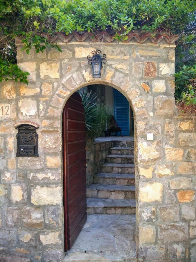 Sea-Side Old Stone Villa With A Private Garden Budva Bagian luar foto